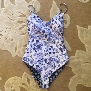 Cupshe Floral Print Swimsuit OnePiece M Reversible